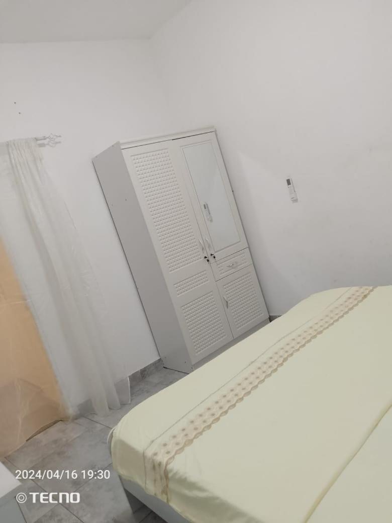 Appartement Entier F3 Climatise Agreable, Spacieux Et Confortable A Gadaye Dakar Exteriér fotografie